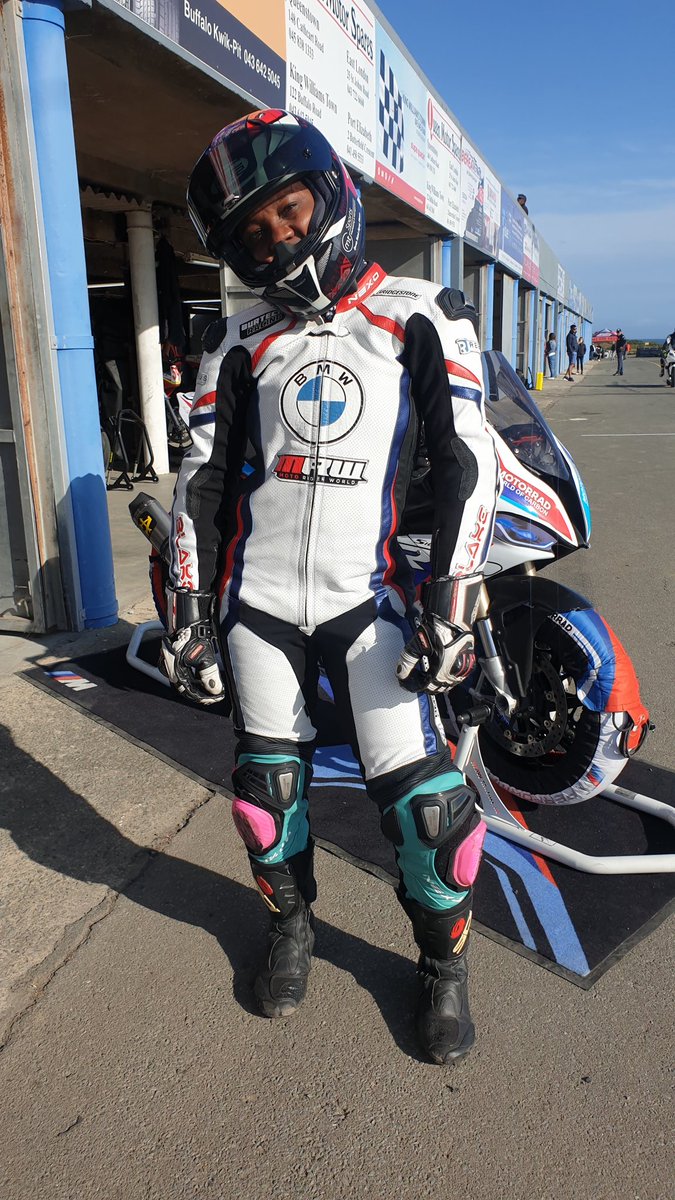 momahope83's tweet photo. Race report from Sat in EL.Was promoted to a higher class,raced against some of the fastest riders in SA. Got 3rd position in my class. Improved on my PB times with 4 sec & Top speed of 282km/h. Couldn't be more happier.
#Mo83 #thelimpopoexpress https://t.co/3PJOk6ZFxu