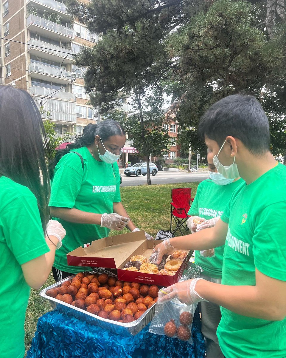 Afrocanadianinc's tweet image. &quot;Food &amp;amp; Water Donation Program For People In Need&quot; - July 30, 2020 at George Street

🎉 A huge shout out to our supporting partner Tim Hortons Keele &amp;amp; Finch and all the volunteer who made this possible 🎉

#fooddonation  #feedthehungry  #afrocanadiandevelopment #charityevent