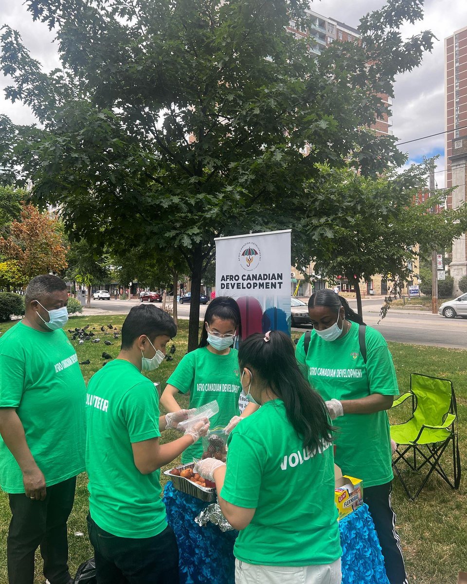 Afrocanadianinc's tweet image. &quot;Food &amp;amp; Water Donation Program For People In Need&quot; - July 30, 2020 at George Street

🎉 A huge shout out to our supporting partner Tim Hortons Keele &amp;amp; Finch and all the volunteer who made this possible 🎉

#fooddonation  #feedthehungry  #afrocanadiandevelopment #charityevent