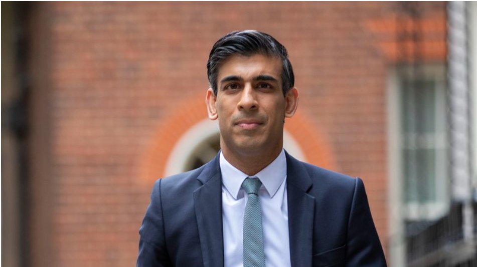 NFUtweets's tweet photo. Earlier today, Rishi Sunak wrote to NFU President @Minette_Batters to outline his plans for British farming and agreed to take part in a hustings on the issues important to farmers. Read the letter in full on NFU Online 👉 https://t.co/shOHinuzVe #BackBritishFarming 🇬🇧👨‍🌾 https://t.co/nOxzbpWD3G