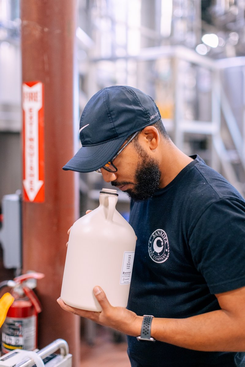 LostLagers's tweet photo. New @DCBeer site looking great thanks to @prufcreative and featuring some quality #beerhistory content. Give a read:

https://t.co/jgmSNkl0Vl 

Photo credit: Allagash

#dcbeer #dcbrews #madeindc #dcmade https://t.co/PeNNWHcmvE