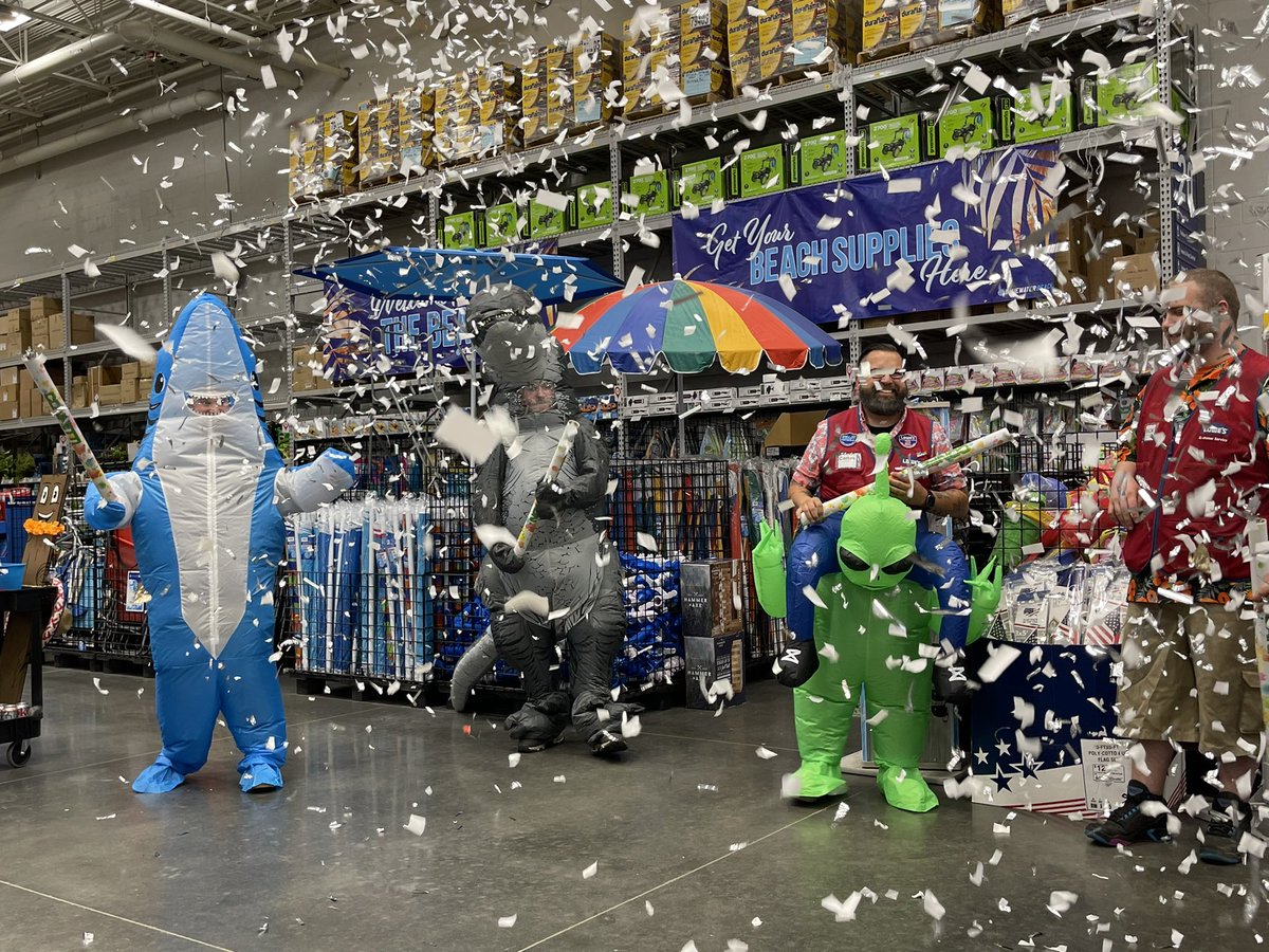 Annette2260's tweet photo. The BEST survey kick off at #lowes2260! 🦈🦖👽🎉 @carlosR1661 @justin_foltz https://t.co/X8LXNEaq1I