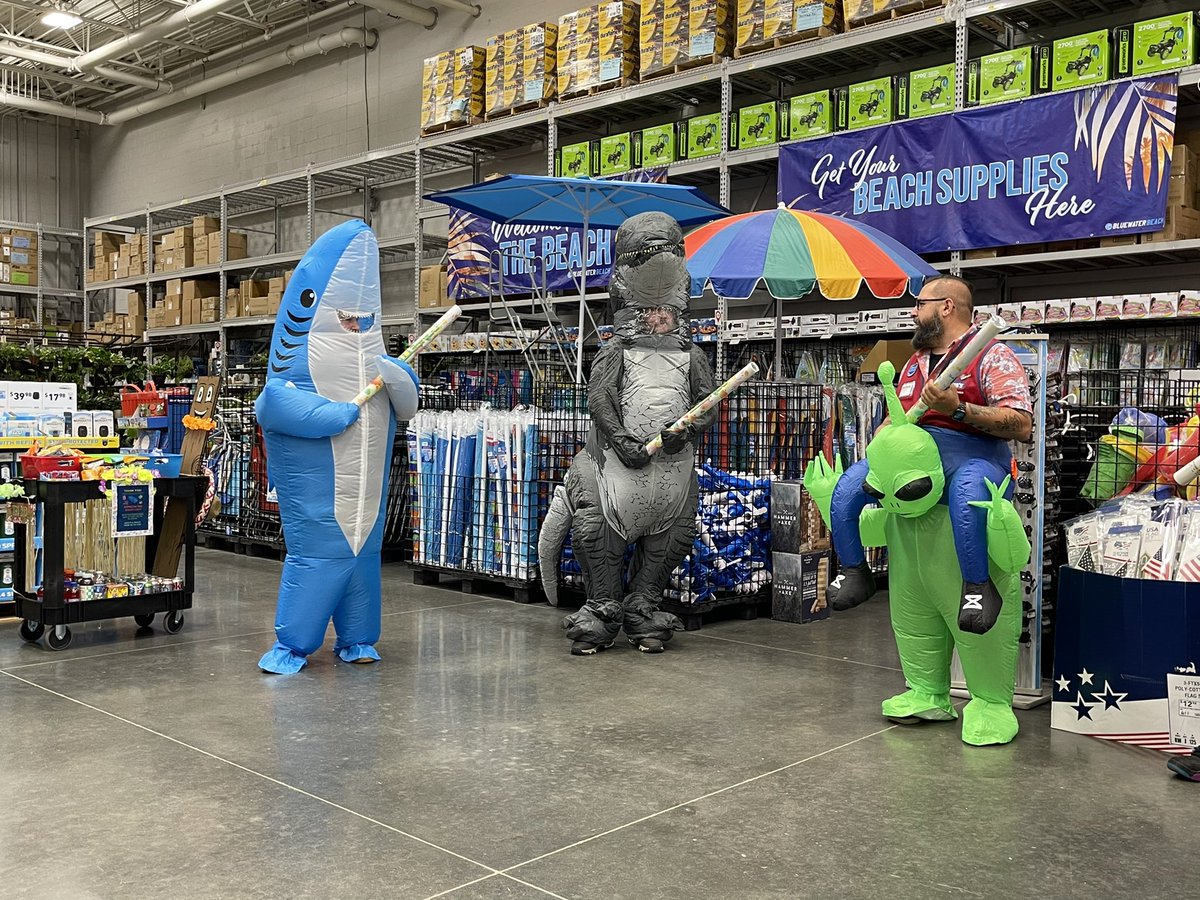 Annette2260's tweet photo. The BEST survey kick off at #lowes2260! 🦈🦖👽🎉 @carlosR1661 @justin_foltz https://t.co/X8LXNEaq1I