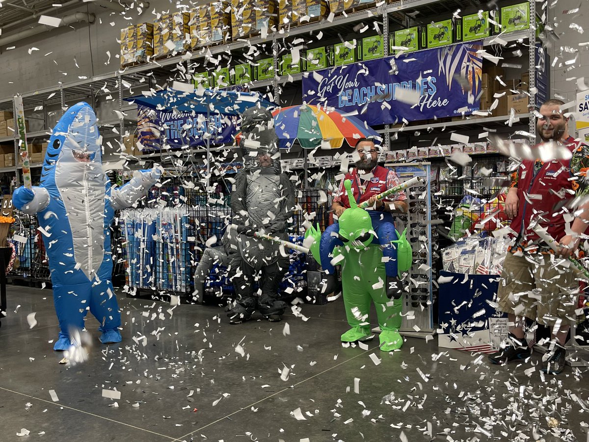 Annette2260's tweet photo. The BEST survey kick off at #lowes2260! 🦈🦖👽🎉 @carlosR1661 @justin_foltz https://t.co/X8LXNEaq1I