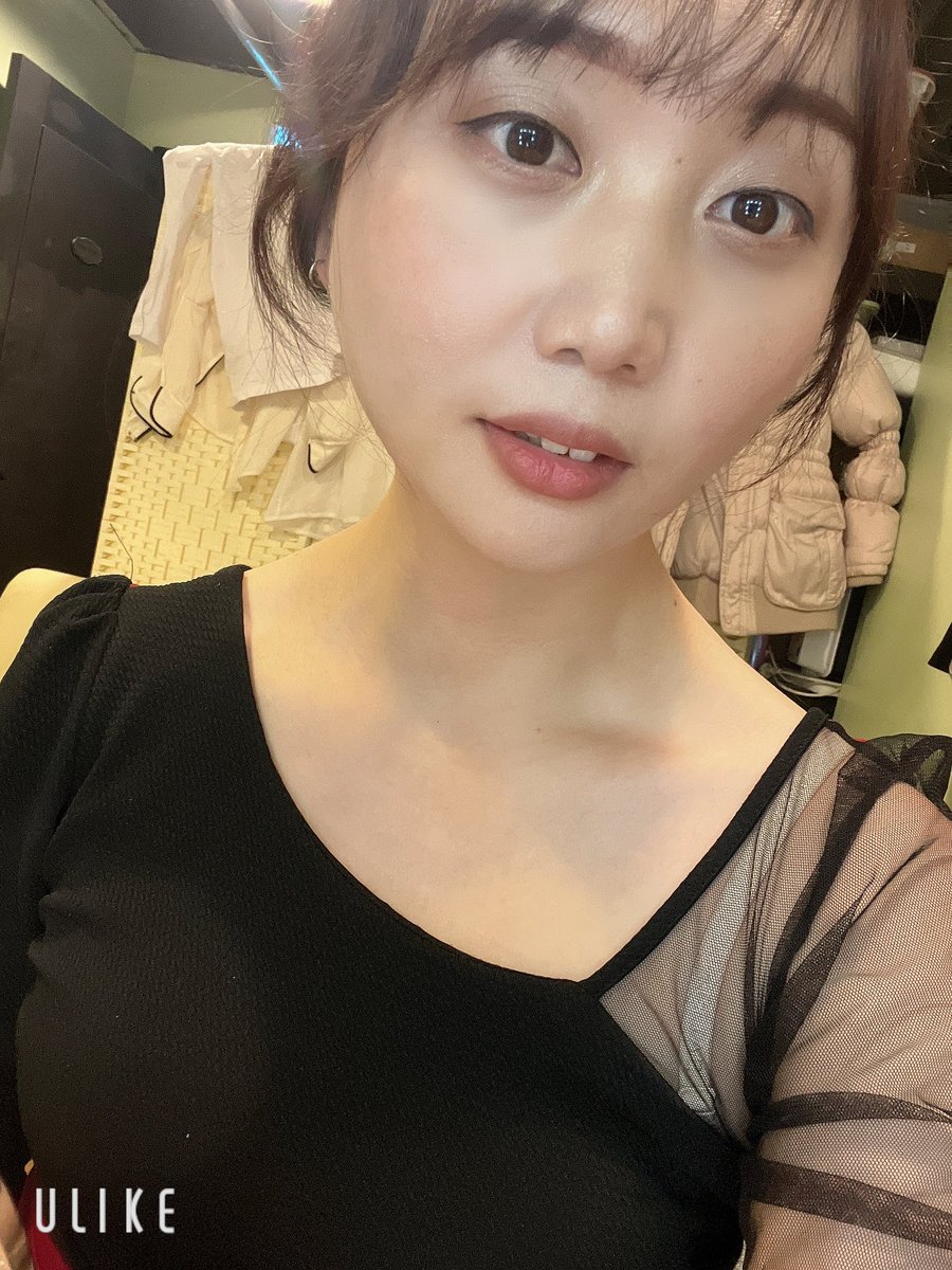liveinyoonjin's tweet photo. 하 오늘 시간 빨리 가네
#시디바 #비비드 #cdbar #vivid https://t.co/nkoWqKOt6y