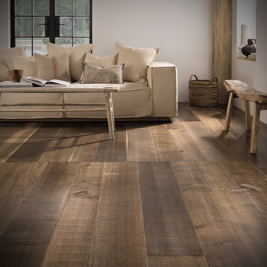 Often found in the estates of prestigious individuals throughout English history, English Oak wood flooring is the finest in its species. 

A truly premium flooring option known for its durability, the look and feel of English Oak makes for a perfect Regencycore aesthetic.