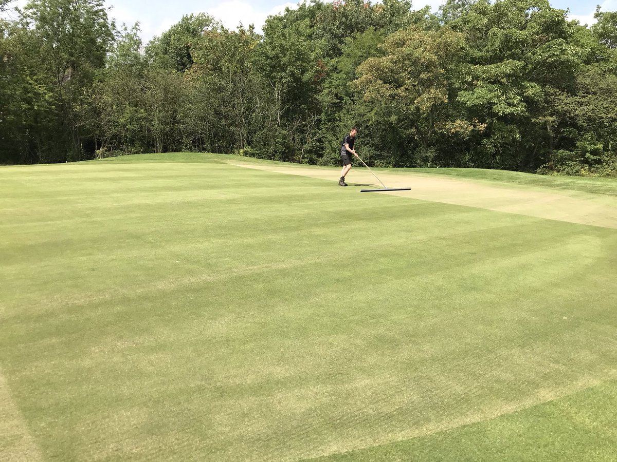 kenston2000's tweet photo. Maintenance week @DentonGolfClub. All 19 greens -18mm scarify, -5mm verticut, top dressed and brushed in. Plenty of organic matter removed! Just hoping Mother Nature delivers tonight 🌧 Good to be back after my holiday 👍 #thatchmanagement https://t.co/O6YdOoxLsd
