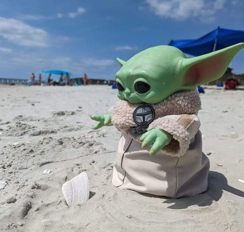 Quien mas quisiera estar en la playa hoy lunes? 🥺🥺 Y no estar en esta capital tan fea llena de muchos hoyos 😶