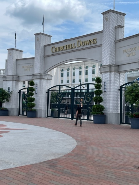 Eric Muncy tweet media