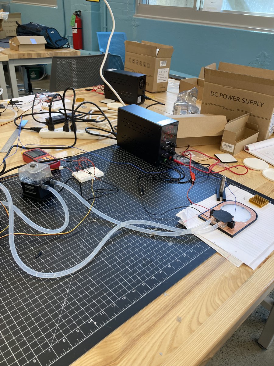 We hosted the first Cooling Stage Workshop and built cooling stages with several researchers around the northeast area. A very fun and enjoyable experience!  More details here: sites.google.com/view/wormneuro…