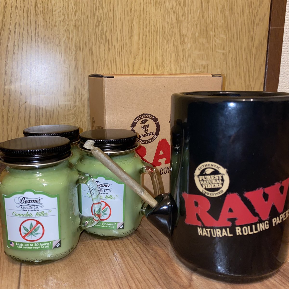 HighLife_YN_CEO's tweet photo. プレゼント企画🎁

RAW  マグカップパイプ+🥦  一名様👴

消臭キャンドル🕯+🥦  三名様👨‍👨‍👧

参加方法は フォロー / RT / いいね

このマグカップ俺も欲しい。 https://t.co/PLOiOHh0wM