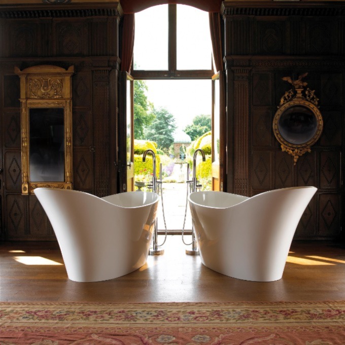 EnglishHomeTeam's tweet photo. Relaxing in a warm bath is one of life’s great pleasures and a perfect way to unwind after a busy day. Here, we share some ideas and inspiration on how to find the perfect bathtub for your home. https://t.co/6y26En9tn4 https://t.co/JoDZl0jTZi
