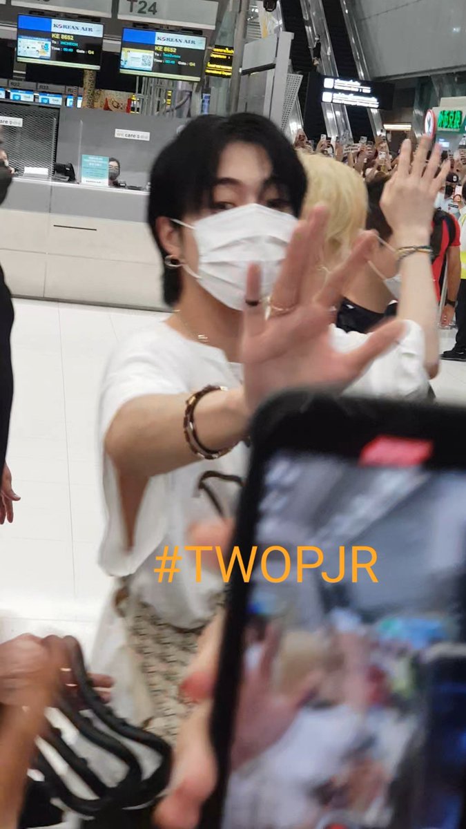 TWOPJR's tweet photo. TREASURE ❤🇹🇭
#2022KPOPMASTERZ_BKK
#TREASUREinBangkok
#TREASUTE #트레저 #เด็กสมบัติ
@treasuremembers
@ygtreasuremaker https://t.co/JZwFj8QV25