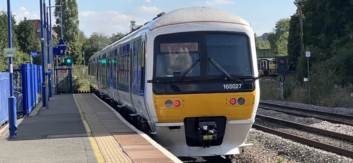 PlatformEdge1's tweet image. Back at Princes Risborough…. again

Here we have 168001, 165027, 168110 and 165022 #Class165 #Class168