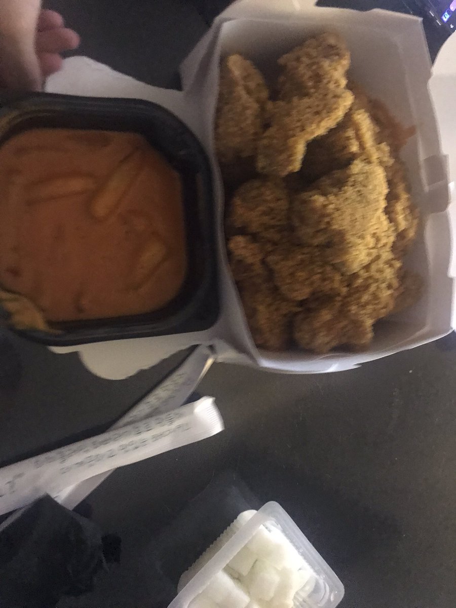 세종 여기저기 드라이브하고 역주행 미수를 저지르고 치킨에 분모자 떡볶이를 먹고 돌이랑 급 담배만남👀
요즘 모든사람이 피곤에 찌들어있다 나도 마찬가지이다!! 그래도 재미있고 하루하루 즐겁다💕 내일은 무슨 사건과 상황이 펼쳐질까~~