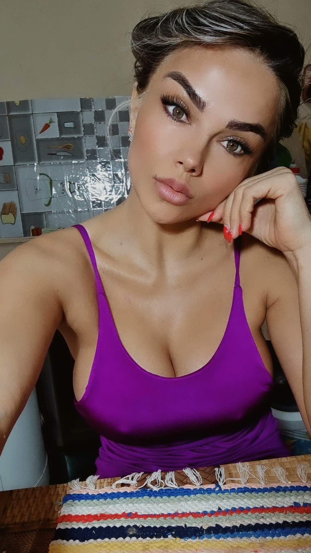 Bárbara Ferrari on Twitter: "💜💫 Lunes. https://t.co/YtwcCXhAsT" / Twitter