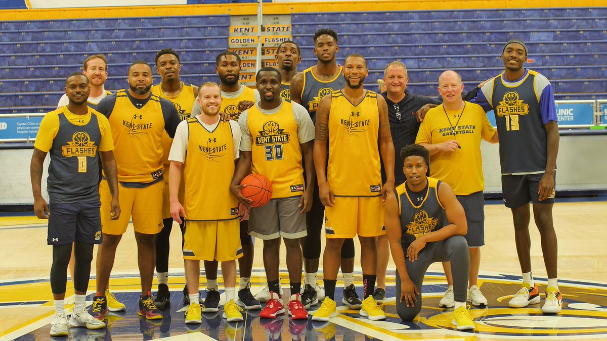 Huge shoutout to all our former Flashes who came out for the Alumni Game! 

#KentStMBB x #FlashesForever