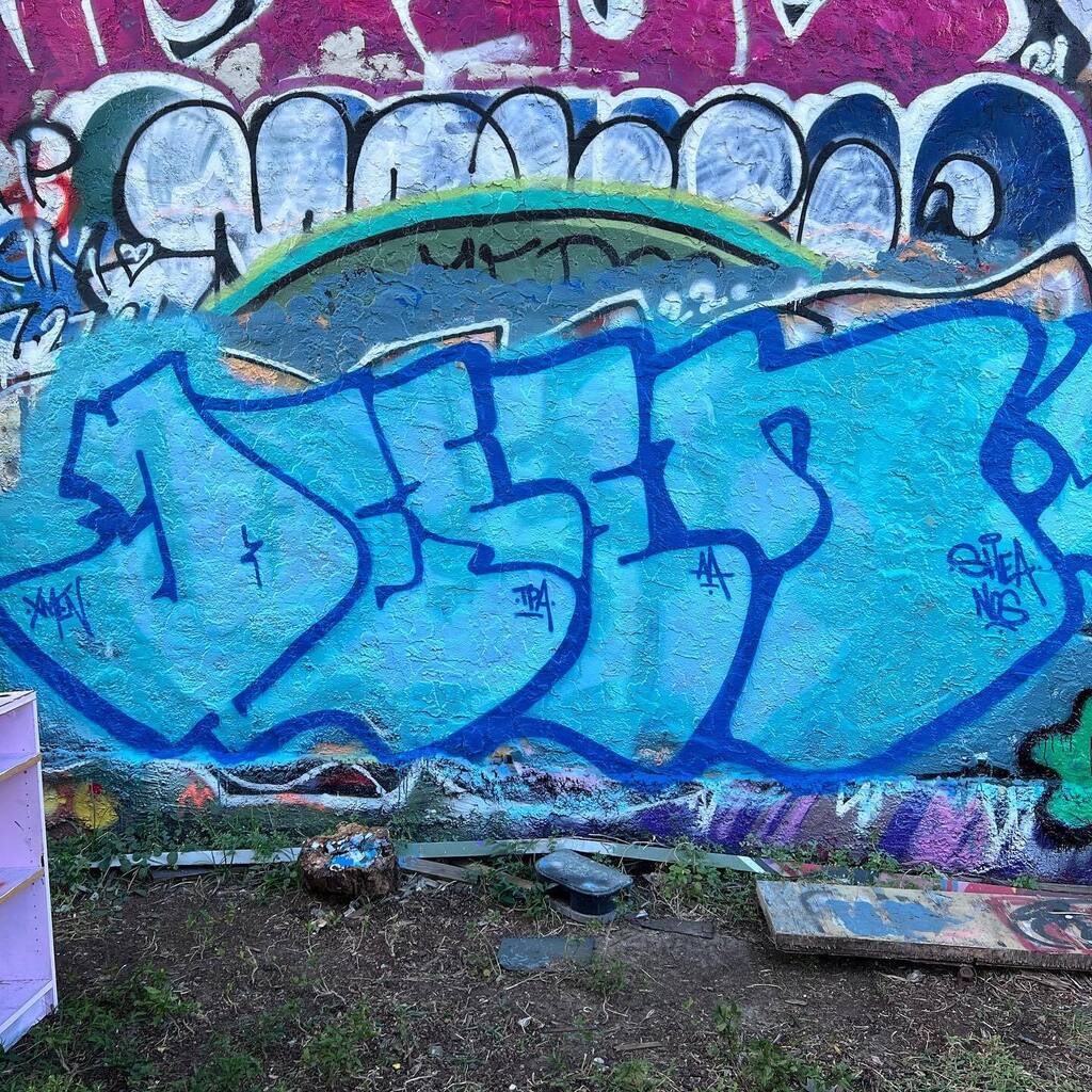 Artissin's tweet photo. ☺️🤨🫣. . .  #grafflife #ilovegraffiti #streetart #throwiesallday #throwies #bubbleletters #live #love #strive #art #graffiti #fatcaps #xmencrew #adventure #citylife #dtsp #saintpetersburg #artissin #nycgraffiti https://t.co/3kPFjqYNbe https://t.co/3Mnmwl4WDn