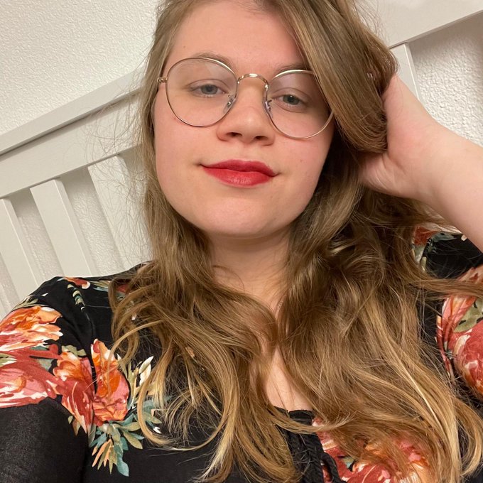 Hey mein Lieber , Ich hoffe du bist gut in die neue Woche gestartet !! Hast Du Pl&auml;ne ?? 🌞 https://t.<a href="/tag/lealovebird"class="tags"><span>#lealovebird</span></a>