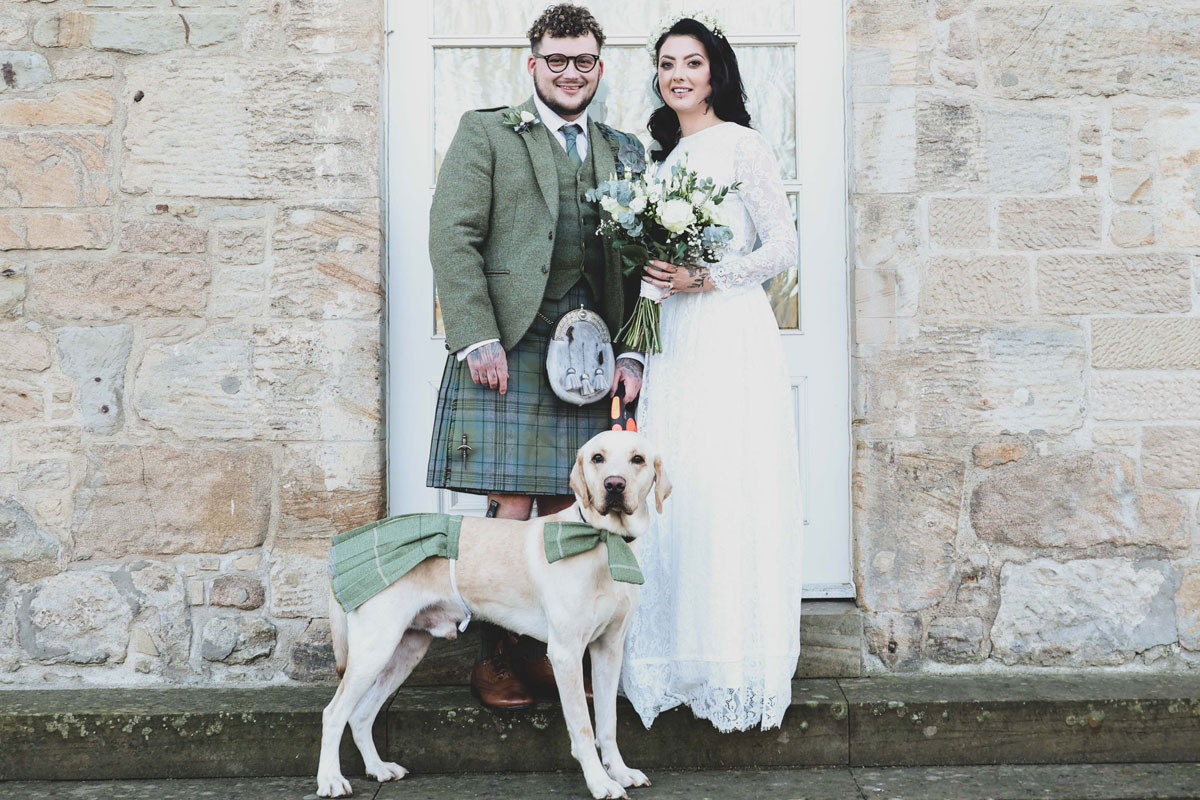 tietheknotscot's tweet photo. 🦮 #Dog in a #kilt alert❗️🏴󠁧󠁢󠁳󠁣󠁴󠁿

Shannon and George's #WeddingoftheWeek was a family-focused, low-key #wedding at @TheDAHotel #Ayrshire with their dog Fury looking handsome in a kilt made by the groom's mum!

Hit the link to see it ➡️ https://t.co/wZ1Z79YLaB

#ScottishWedding https://t.co/B2SJJMzdzr
