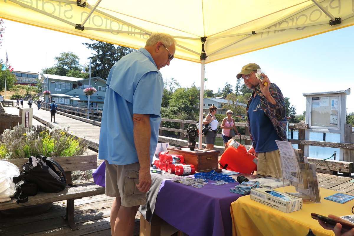 WASeaGrant's tweet photo. Boaters, we appreciate all you’ve done this summer to keep our waters safe and #OilFree! If you haven’t already, order your free small oil spills tools from the link below. ⚓🌊✨ 
#SGSafetyFirst #KeepItClean https://t.co/foAGj5YdNG
 
@EcologyWA @EPAnorthwest https://t.co/EZZSheKHGd