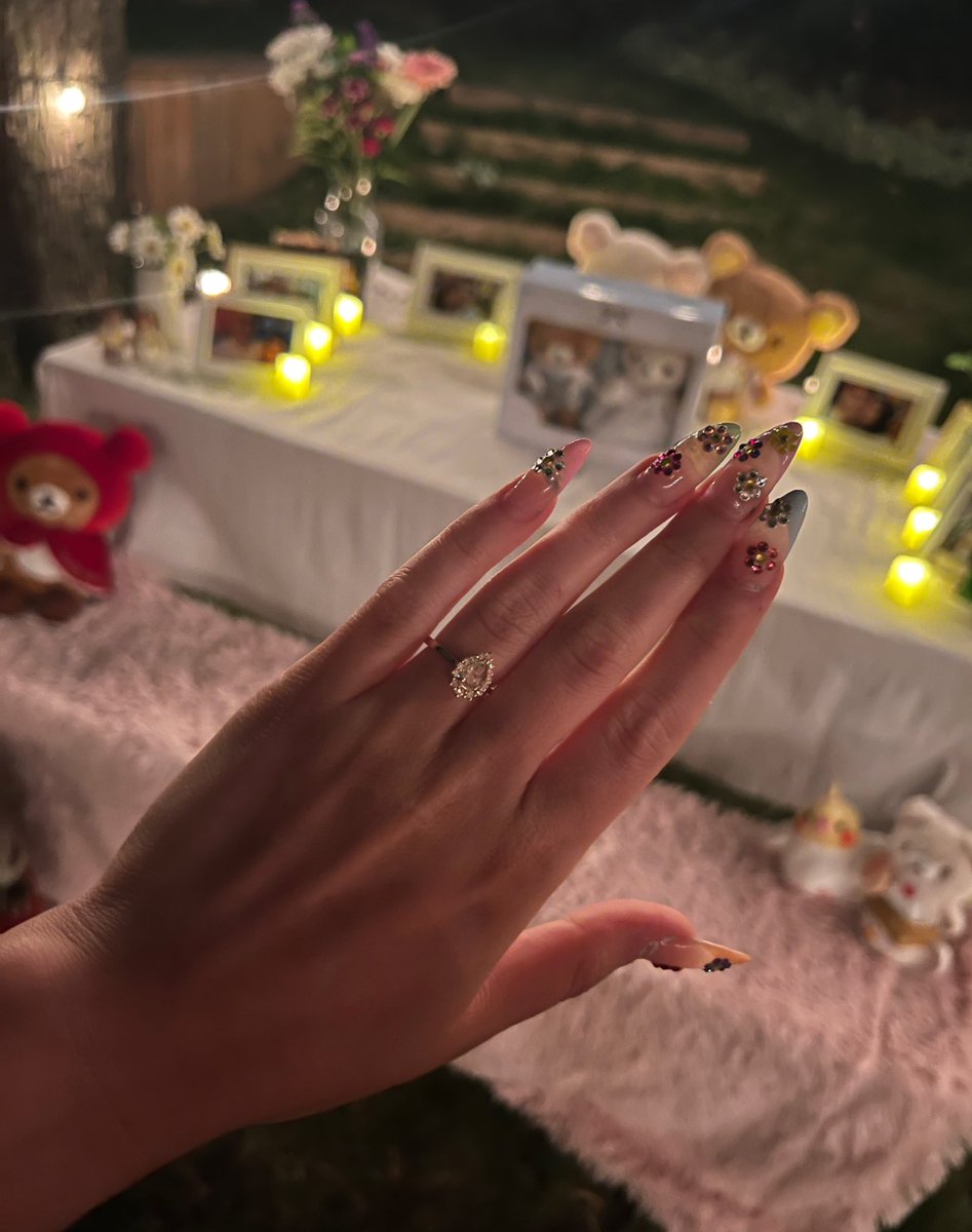 _sugarbones's tweet photo. my boyfriend proposed to me last night with rilakkuma 😭😭😭💖💕💖 https://t.co/DG5lnVXF9T