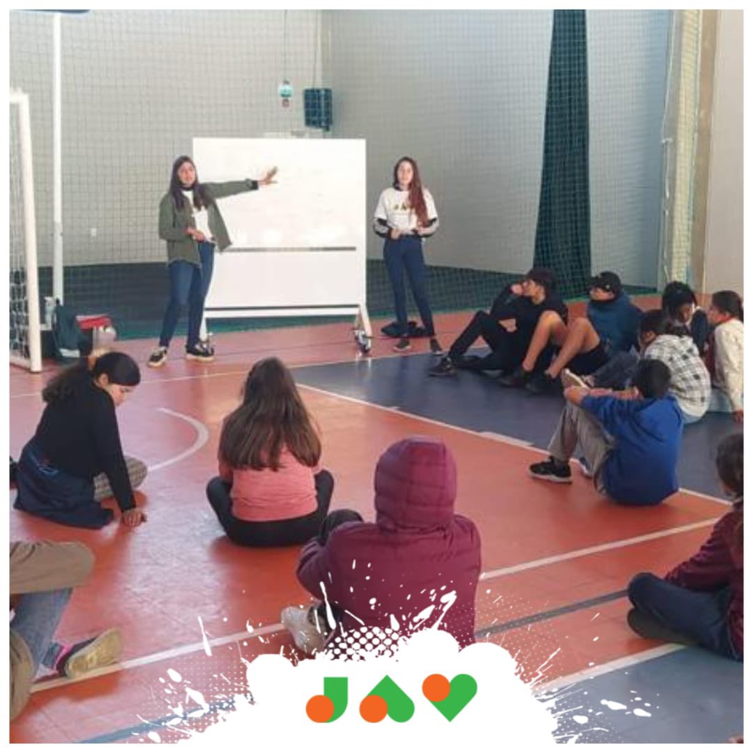 jav_uy's tweet photo. El 29 de Julio Día Nacional en Respuesta al VIH 🖐️ Asepo Y Jav estuvimos presentes en el Complejo Crece brindando un taller lúdico de #VIH dónde nos acompañaron adolescentes de diferentes centros juveniles y sus coordinadores. 
Gracias por permitirnos compartir con ustedes 🌈📢✊🏽 https://t.co/VDZqCmjOZ0