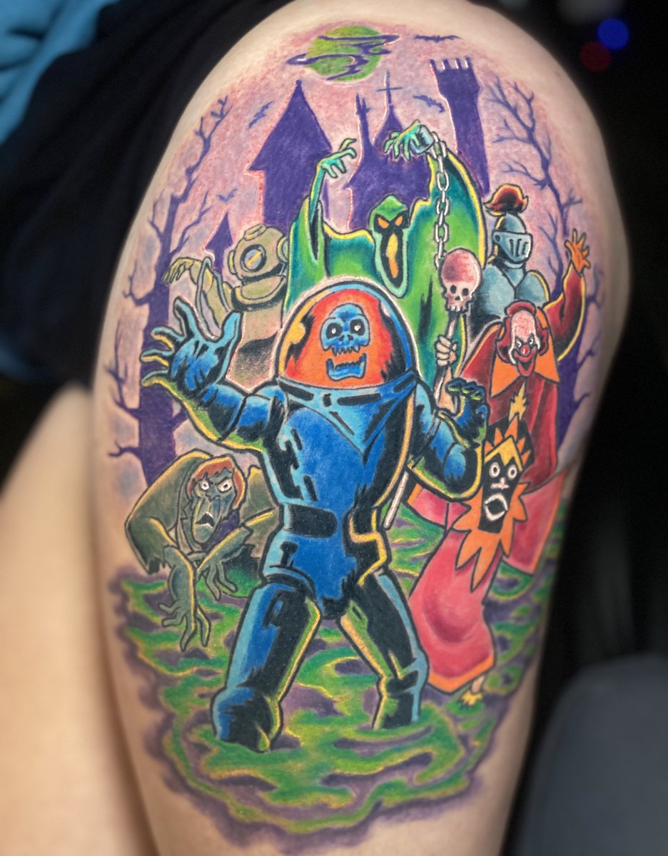 meleeah's tweet photo. This tattoo is finally done thank da lort https://t.co/U7ApgKlD0j