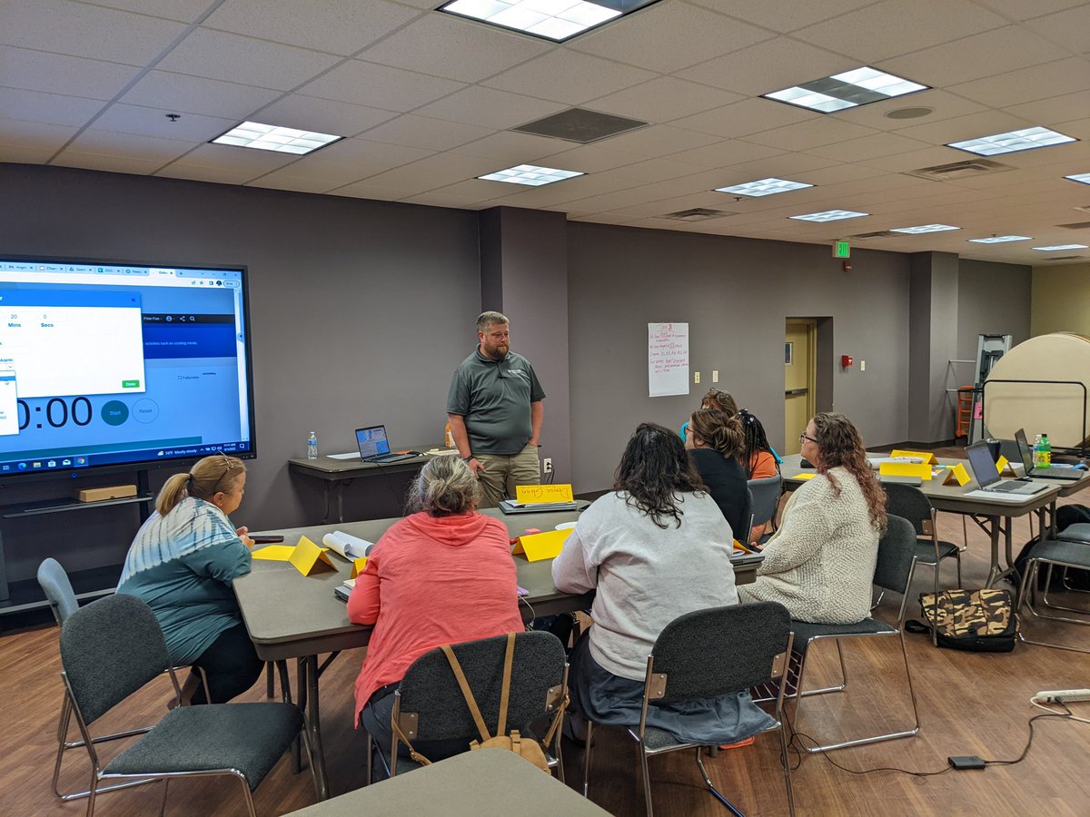 techkelsey's tweet photo. Our amazing technicians and ETeam Leaders are getting to know each other. #ETeamSummit22 @JEFCOED @JEFCOEDTech https://t.co/8sxwDE1q2k