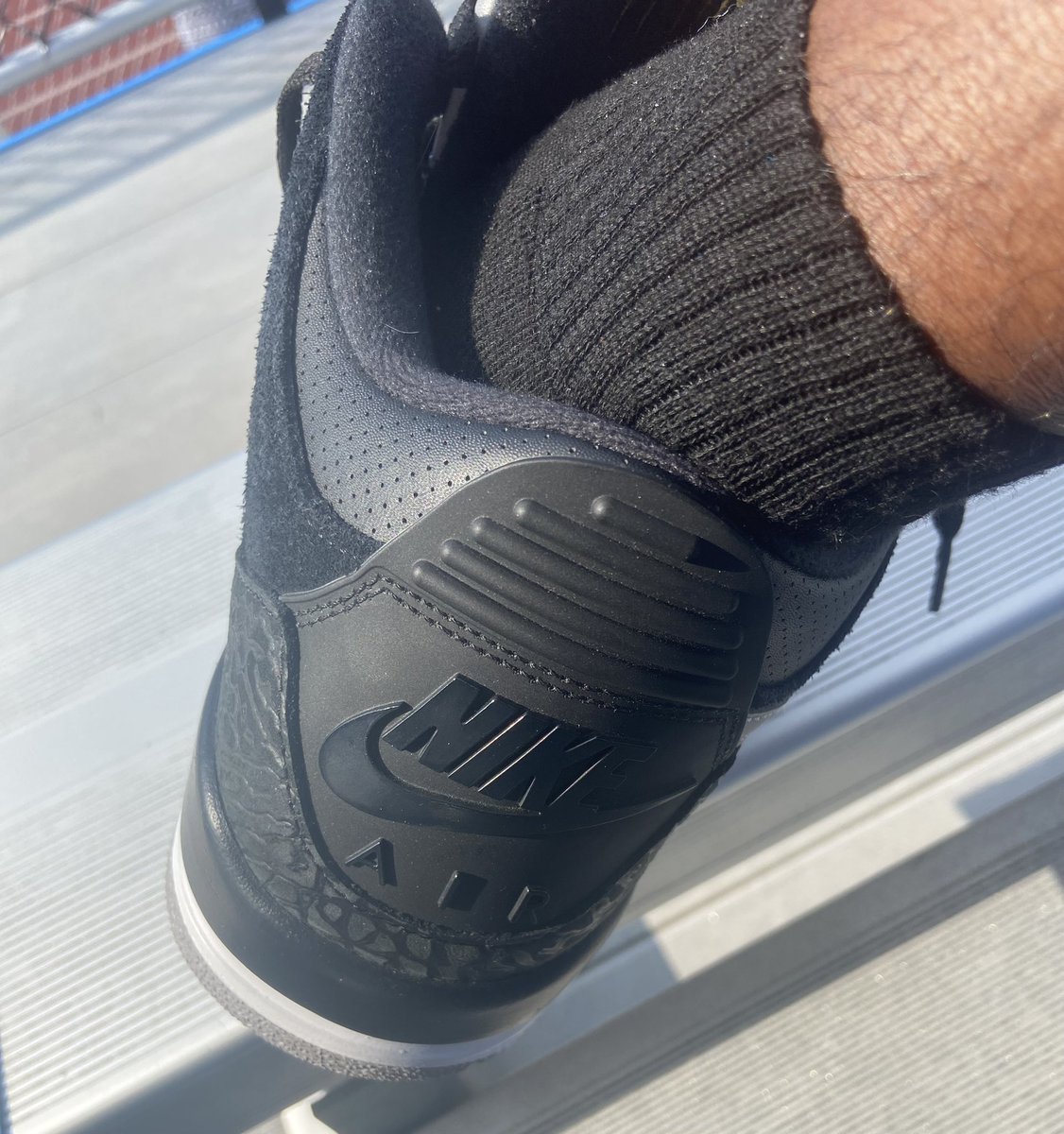 Kream_Ete_Reel's tweet photo. Idk man, I feel like these guys don't get enough love. The Swoosh on the side is definitely different. I forgot these have Nike Air on the back too. #Tinker3 #Jordan #TinkerHatfield #YourSneakersAreDope https://t.co/ZLK0ExREdc