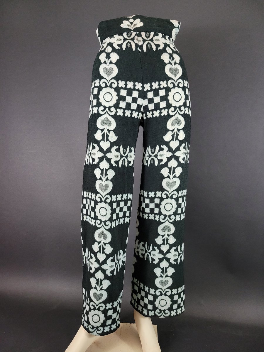 WildFireVintage's tweet photo. ⭐60s Lanz Original Kitschy Mod Wool Pants⭐
🌼https://t.co/Ib01R6AMuE🌼
#lanzoriginals #woolpants #blackandwhite #modpants #kitschy #60svintage #60smod #60skitsch #60spants #60sfashion #kitsch #60sstyle #shopvintage #groovystyle #retrostyle #wildfirevintage https://t.co/S00MnnAlrz
