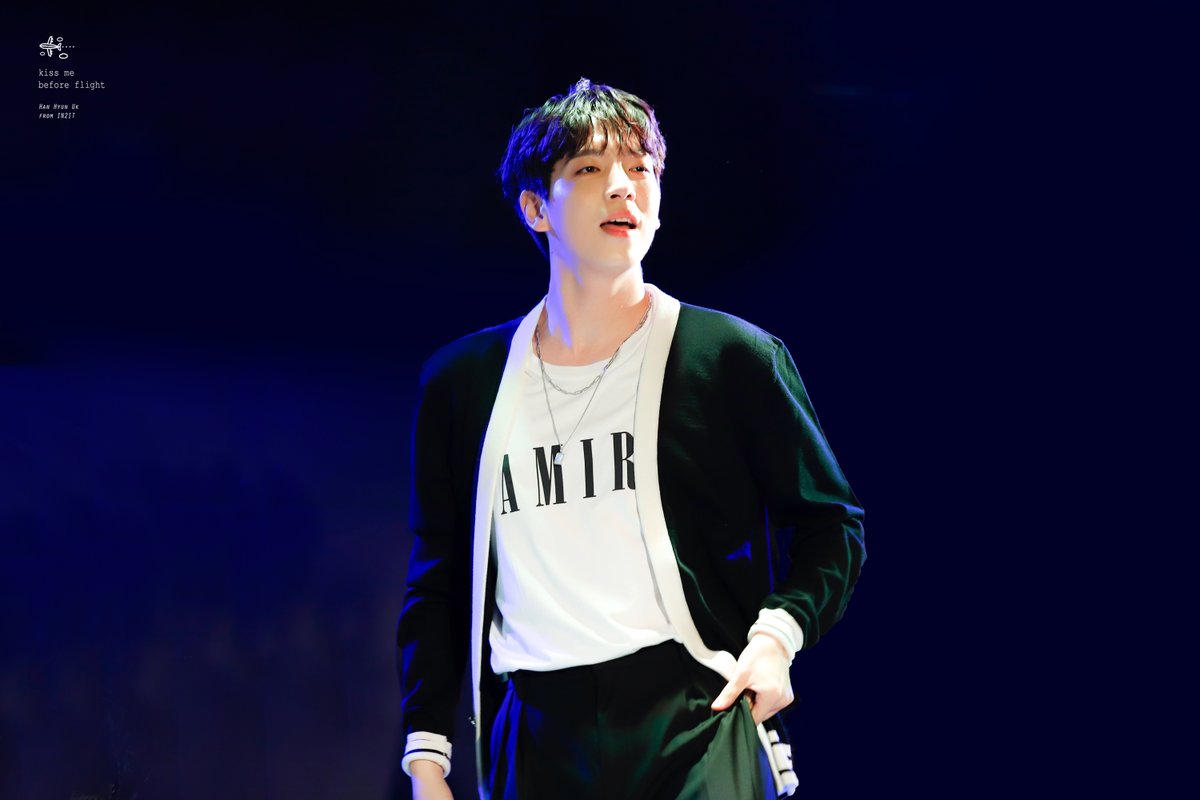 Kissme_b24_FLT's tweet photo. 220730 Summer for you 팬미팅 2부 
#현욱 #한현욱 #인투잇 #IN2IT https://t.co/tUgPKelBA8