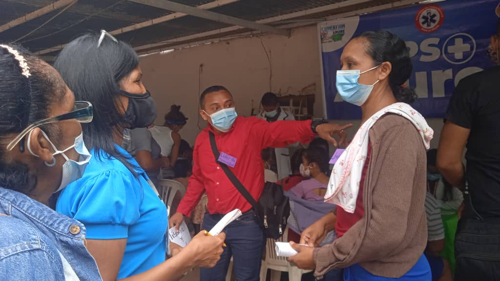 mrobinsonapure's tweet photo. #Sab30
Misión Robinson Presente en el Plan de Amor en Acción en el sector Negro Abajo
y participación en los juegos para los niños, niñas y adolencentes del sector. #LaCovidNoEsJuego
@NicolasMaduro
@_LaAvanzadora
@Sociabolivarian
@eduardopiate2
@ZE_Apure https://t.co/hciGA6YFUP