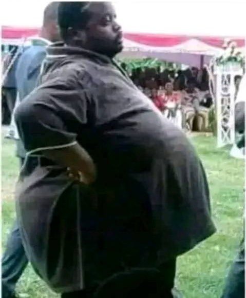 LalasMoni's tweet photo. Sometimes As You Eat Think About People Who Can Carry Your Coffin  When You Eventually Die.😂😂🤣 https://t.co/R0twkFxNjA