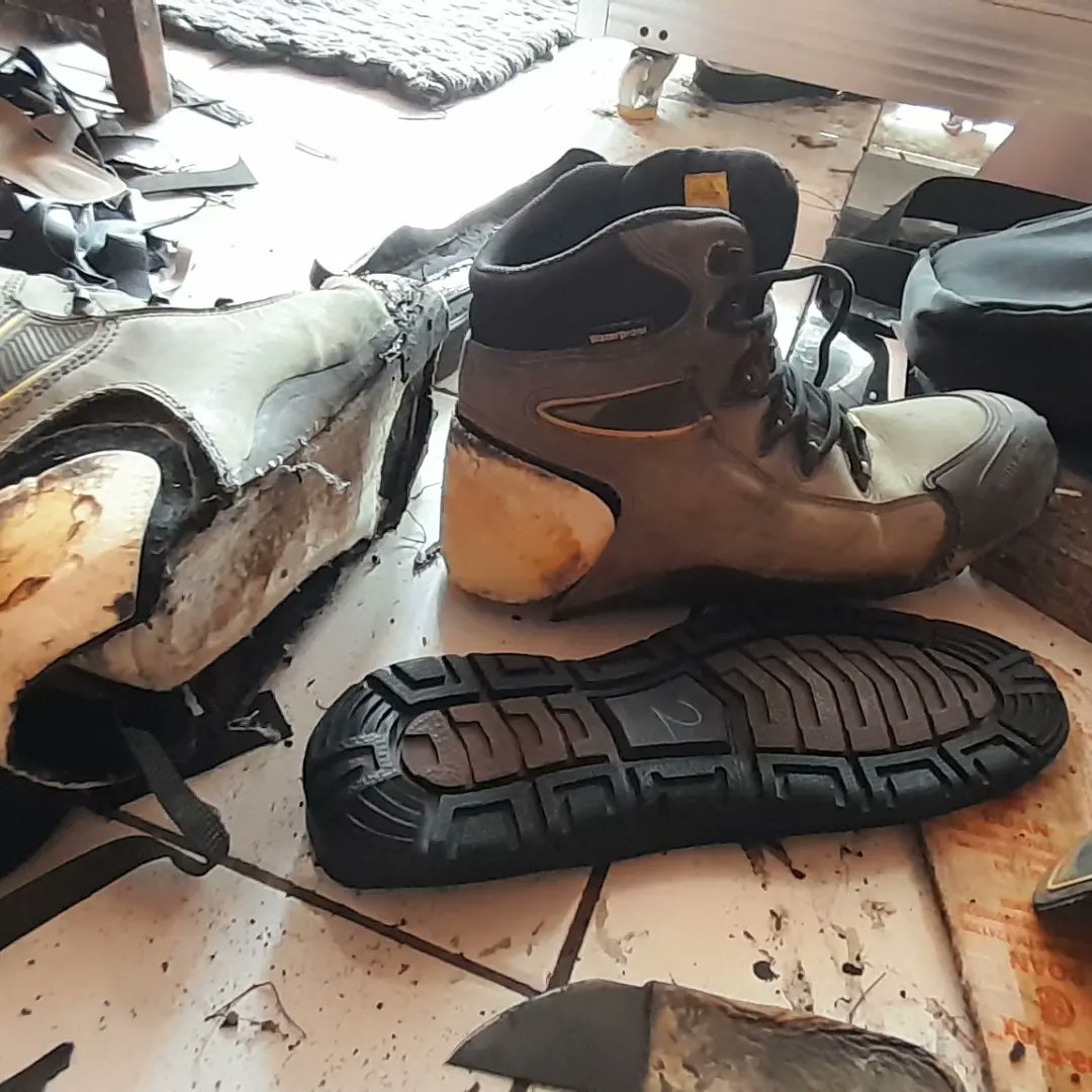 StarShoes86's tweet photo. #reparasisepatu
Butuh peremajaan sepatu anda...
Wa aja 081390720008
Dm langsung @StarShoes86 
Kami akan bantu mengendalikan masalah sepatu anda...
#sepatu #servissepatu https://t.co/8Efbb6SqP0