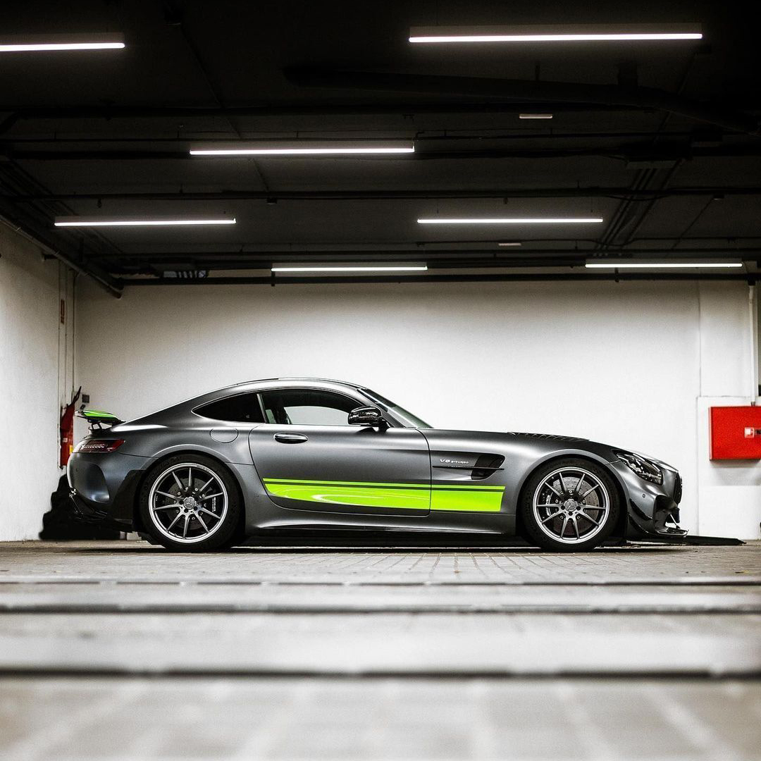 MBofSudbury's tweet photo. Did it just get ten thousand degrees hotter in here, or is it just me? #AMG #GTR #GTRpro
๐ธ: @davidacedo https://t.co/7JS6SUzjzd