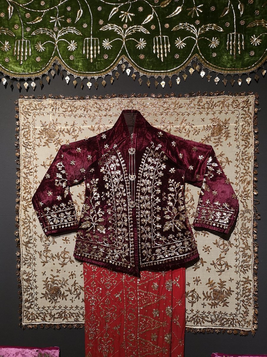 AlifLau's tweet photo. Beberapa potongan tekstil Melayu bersejarah yang cantik ♥️

#Malaysia #history #textile
credit:Dhanilliani https://t.co/e4qvyLFmUO