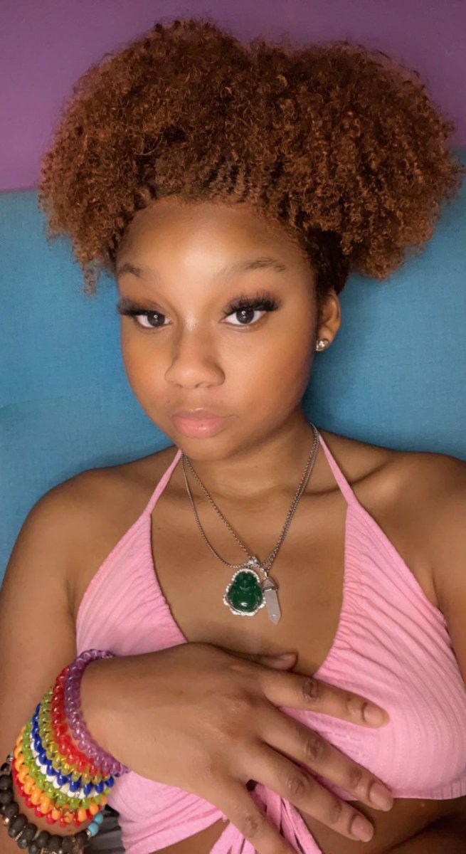 _rayyyne_'s tweet photo. #whoswhoatpvamu 
•rayne (rain) 
• #pv25 too live 🫶🏽
•chemical engineering 
• ff: i play basketball &amp; volleyball and i’m down to meet new people! 
•ig: htp.raynee 💞 https://t.co/qNo2uecNgK