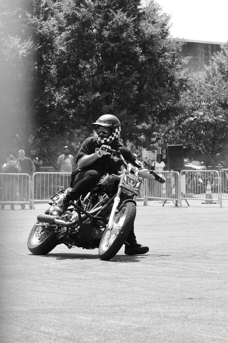 GenoLonati's tweet photo. Wide open on the road to sturgis! https://t.co/n3cdmbr24o
