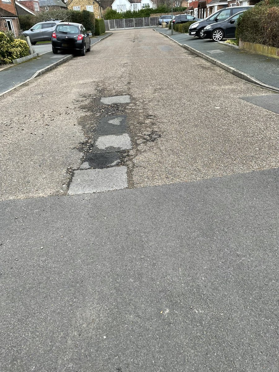 And yet another joins the Great Hersham Resurfacing Programme. The latest is ROBERT CLOSE👍👏🏻later this year.