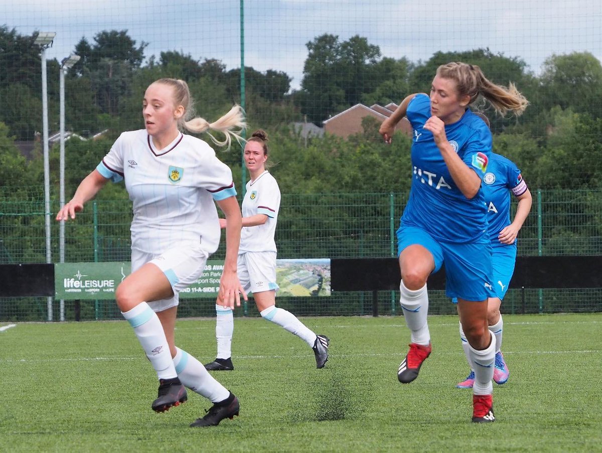 CountyWomen_'s tweet photo. MATCH PICS : Highlight pics from yesterday’s friendly v @BurnleyFCWomen at @SSVStockport 

Full gallery on our website, https://t.co/Ktd5TsyDWi 👍🏻📸⚽️

🔵⚪️🎩 #UTH #FAWNL #WEARENATIONAL https://t.co/2TEaNeLHiR