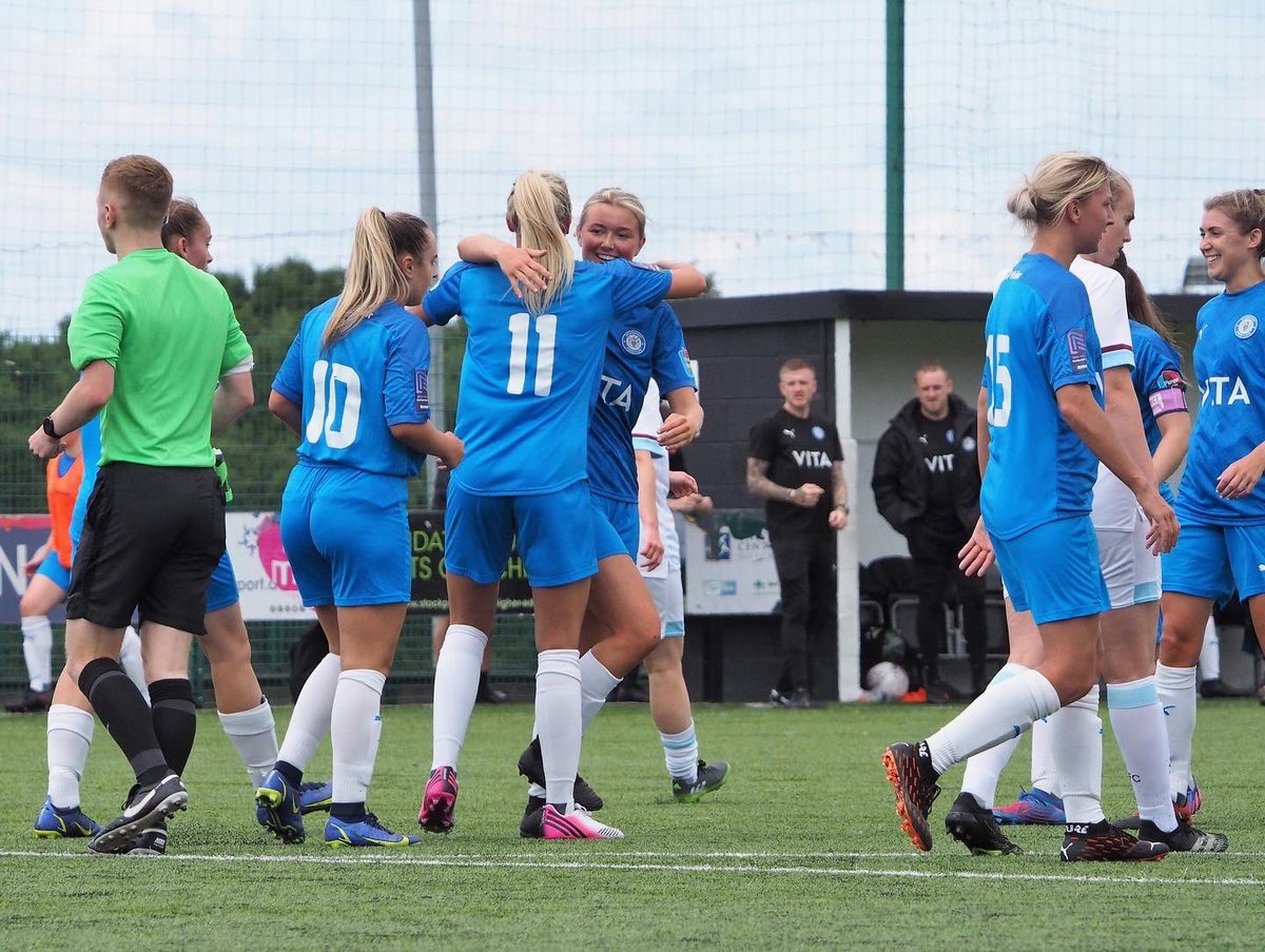 CountyWomen_'s tweet photo. MATCH PICS : Highlight pics from yesterday’s friendly v @BurnleyFCWomen at @SSVStockport 

Full gallery on our website, https://t.co/Ktd5TsyDWi 👍🏻📸⚽️

🔵⚪️🎩 #UTH #FAWNL #WEARENATIONAL https://t.co/2TEaNeLHiR