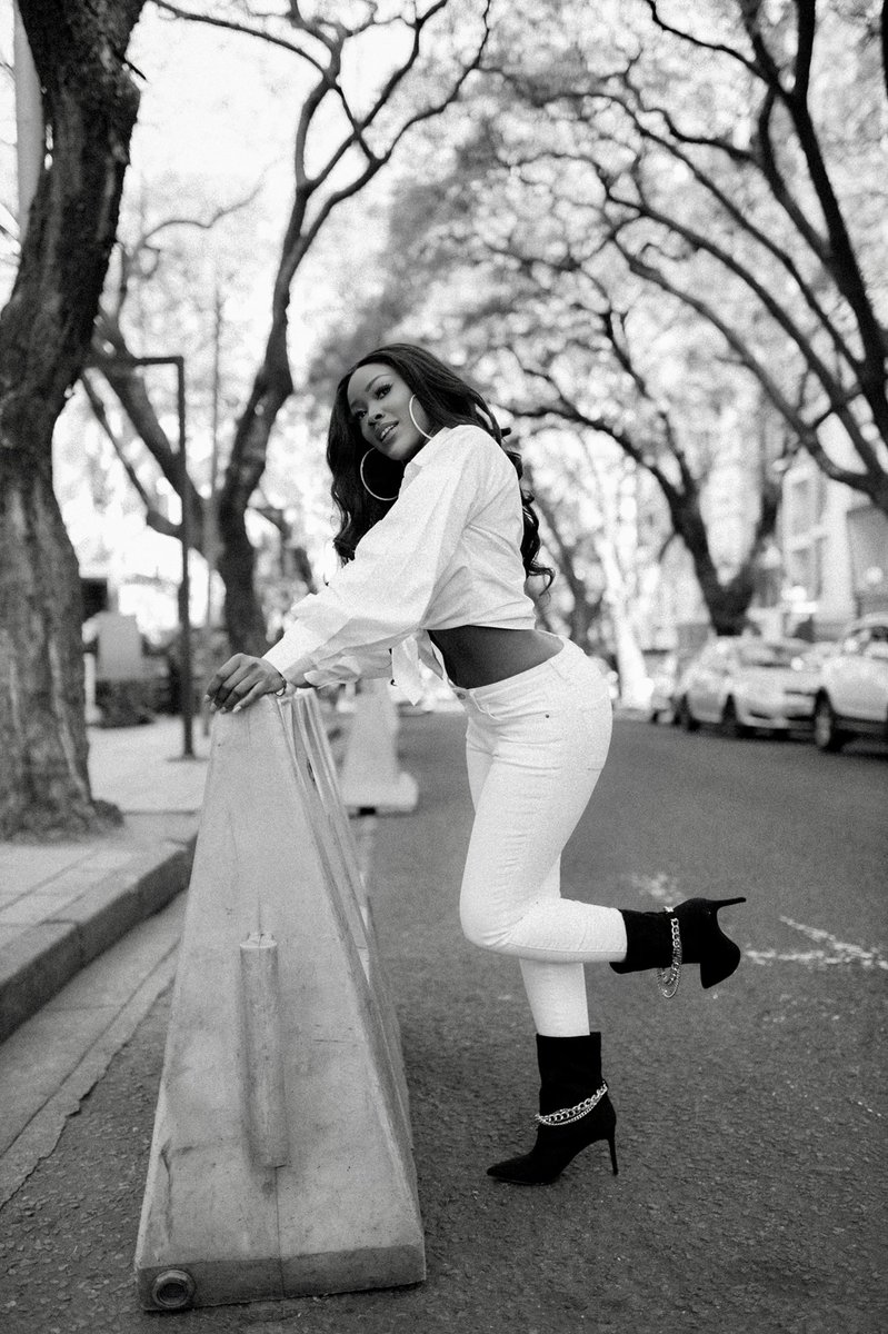 ThandoTsekiso's tweet photo. 💫 GUESS is for ALL woman -
PAST. PRESENT. FOREVER
This woman’s month, in celebration of ALL woman, @GUESS will be offering a 3-month paid internship. Follow @guess.sa on Instagram to stay up to date with all the details.
📸 @HarmonixEnt
#WomansMonth #GUESSgirl https://t.co/ZkE0cSARz9