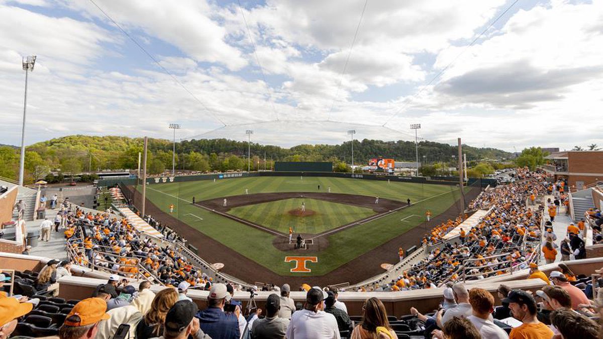 I’d like to thank UC for allowing a kid from Cincinnati to live out his dream. I cannot speak more highly of the program. I will always be a Bearcat. I have decided to take the next step in my journey and graduate transfer to the University of Tennesse! #GoVols