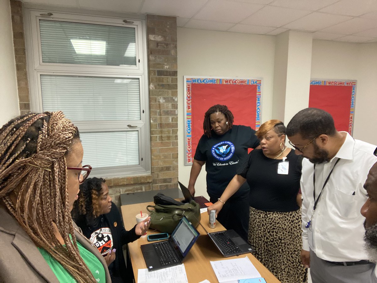 Great jigsaw activity centered around a discussion around Assessment and Formative feedback.  <a href="/dallasschools/">Dallas ISD</a> <a href="/AIM2_0/">AIM 2.0</a> <a href="/engage_learning/">engage2learn</a> #DallasISDAIMConf