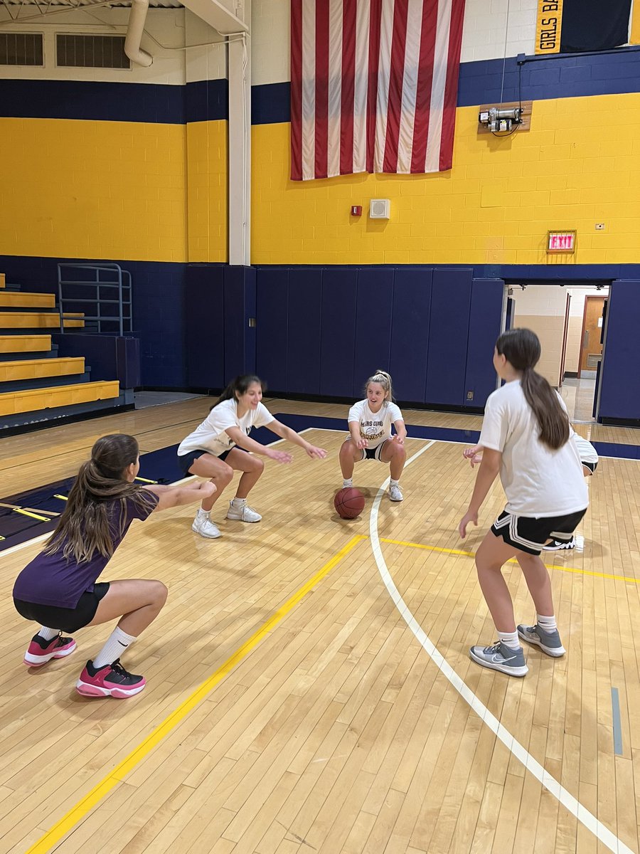 marsbasketball_'s tweet image. Day 1️⃣ of camp is in the books!!