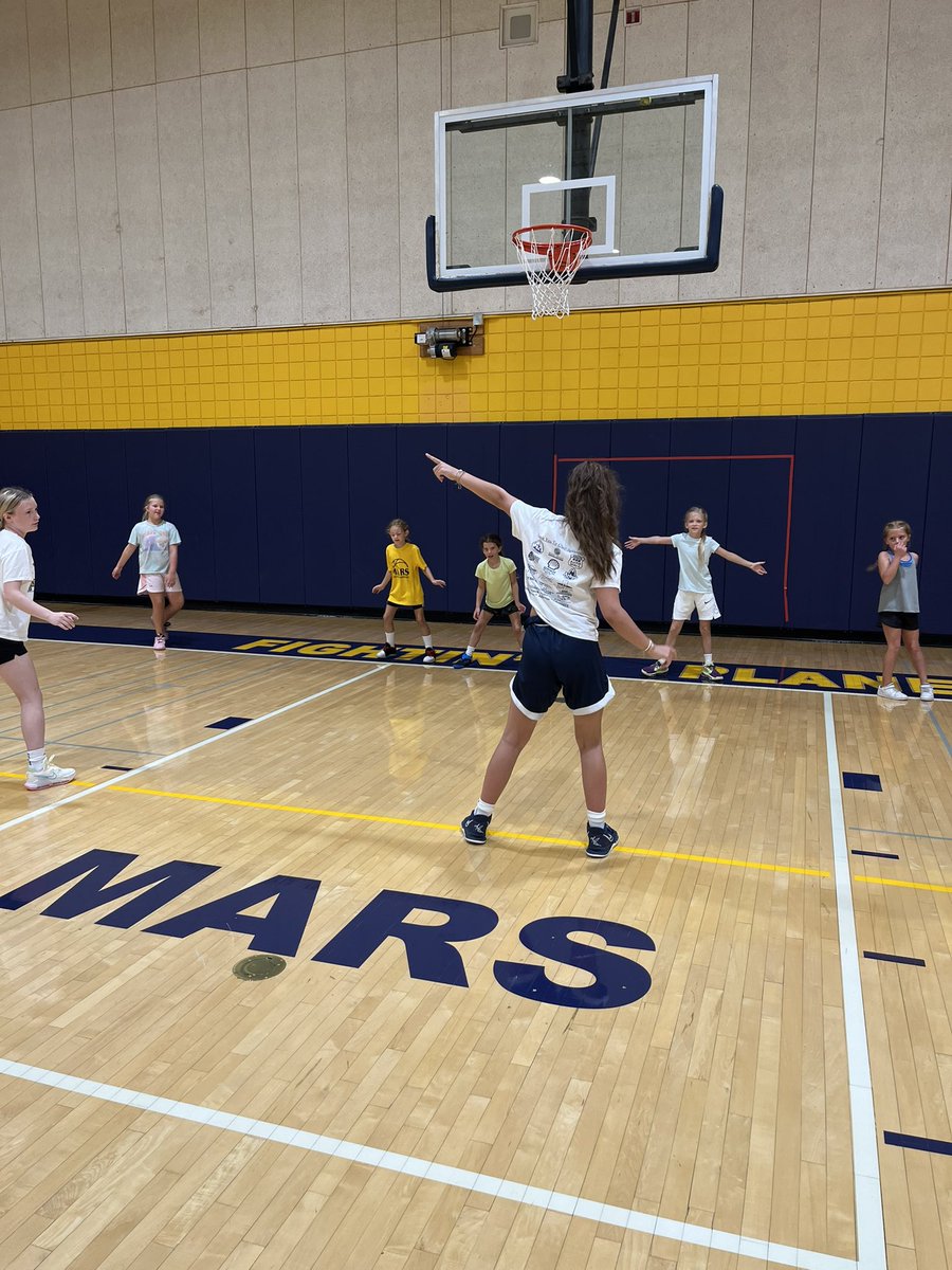 marsbasketball_'s tweet image. Day 1️⃣ of camp is in the books!!