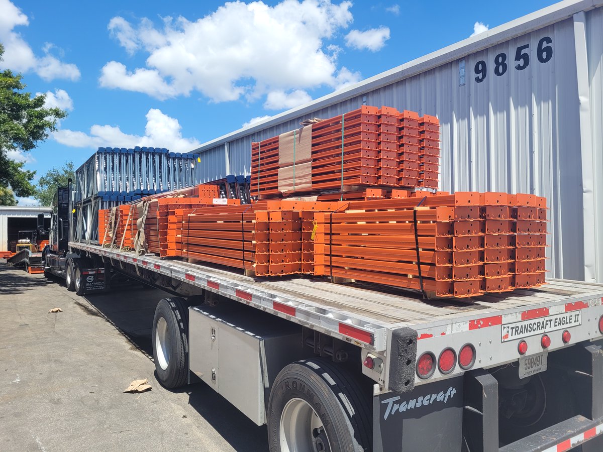 MidFlMH's tweet image. Nice truckload of new Interlake Mecalux, Inc. pallet rack headed up north for another dealer!

#palletrack #rack #rackingsystem #warehouse #logistics #mfmh #storagesolutions #trucking