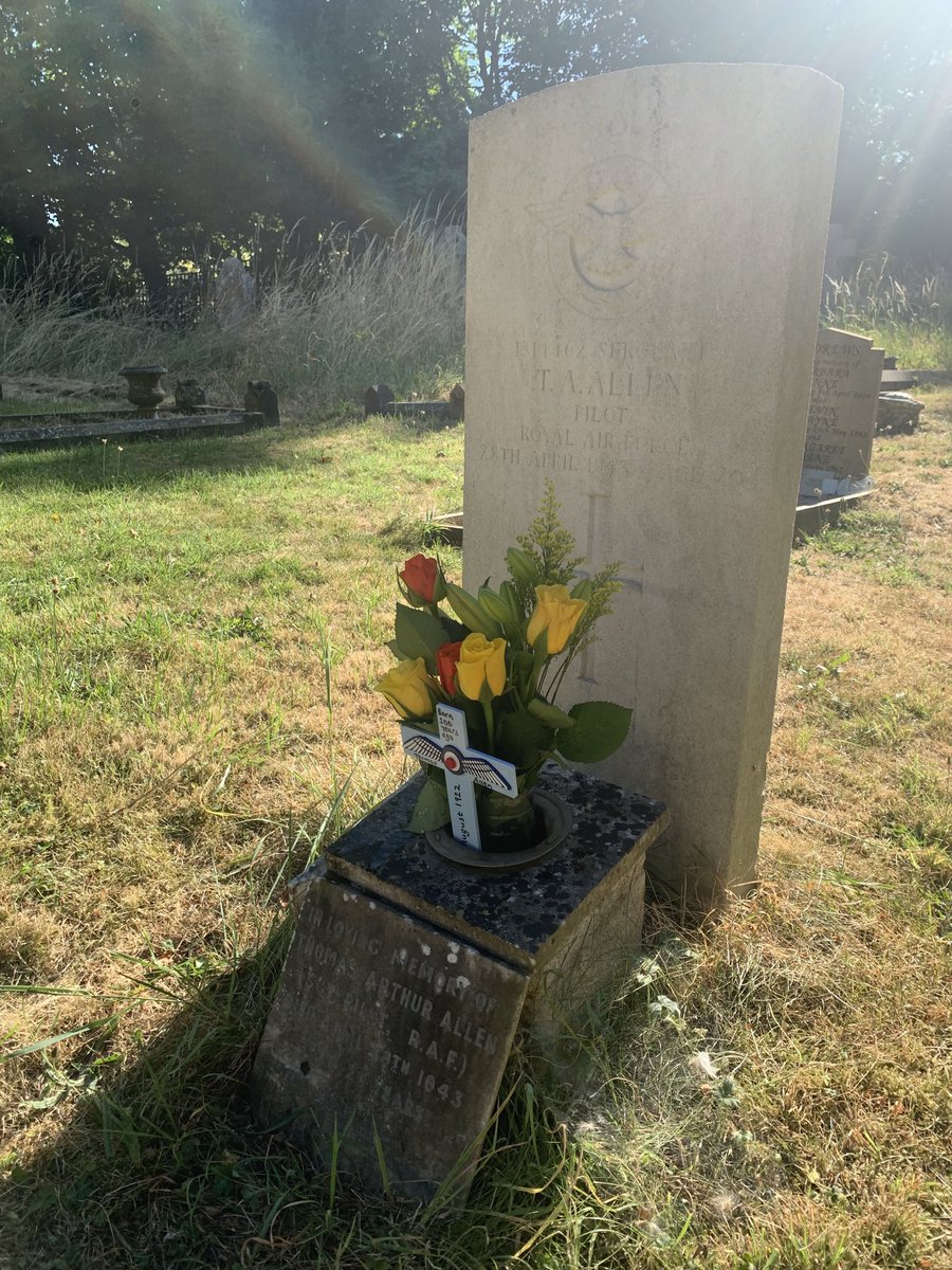 sweepisbest's tweet photo. Remembering Sergeant Thomas Arthur Allen, born 100 years ago this week, died 28/4/43 aged 20 ‘Flying his plane, so he passed on’ ⁦@CWGC⁩ #Pangbourne #StJamestheLess https://t.co/Fu3TqmqoKU