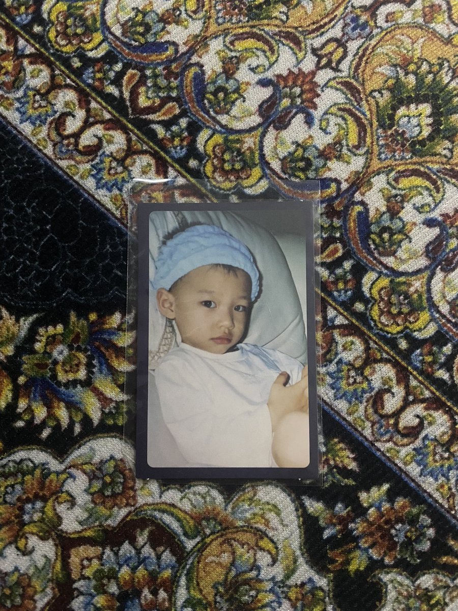 STR4YKlDS's tweet photo. wts #pasarskz 

baby hyunjin RM80
(price exc. postage)

wm RM10 // em RM14

reply or dm if u’re interested 🤍 https://t.co/pWwuvyMXTZ